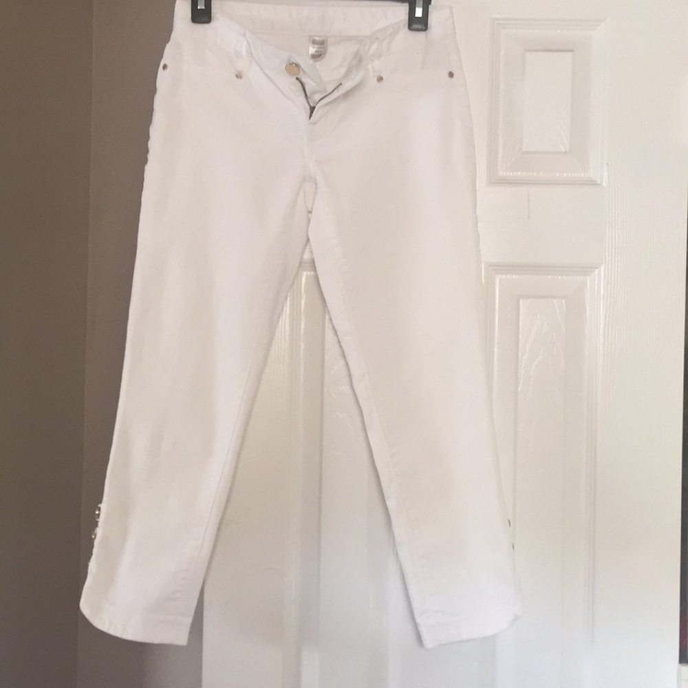 White Cache denim Capri